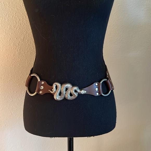 ESCADA Women’s Diamondback Snake Silver Tone Heavy Buckle Brown Leather Belt S/M - Picture 1 of 16